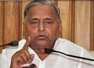 Mulayam for change in rape law, says boys make 'mistakes'
