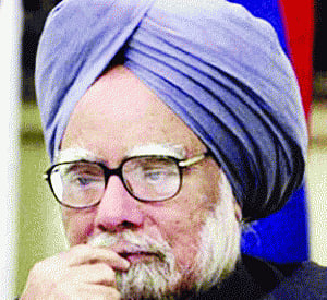 Cong clipped PM's wings: Ex-adviser
