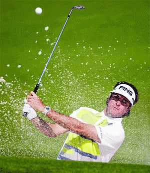 Bubba keeps it simple, builds 3-shot lead