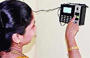 To rein in late lateefs, Govt to have biometric attendance system