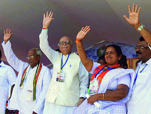 'Pact' with BJP! Kerala's Cong, left at war