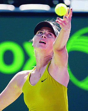 Sharapova survives Safarova scare