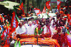 lakhs join Modi for Varanasi conquest