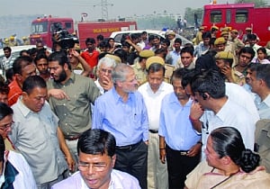 1,000 jhuggis gutted in Vasant Kunj inferno