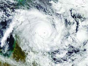 Cyclone batters Australia's Great Barrier Reef coast