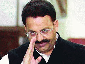 Ansari gives Varanasi new twist, supports Cong