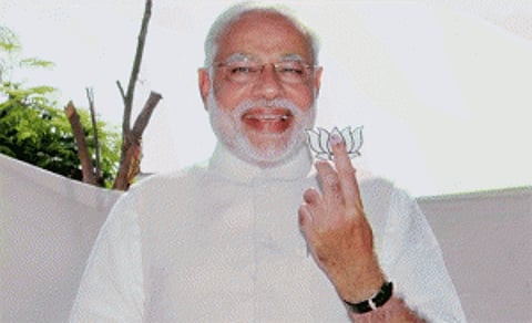 EC asks Gujarat administration to file complaint/FIR against Modi