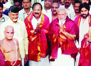NaMo offers prayers at Tirumala temple