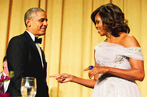 Obama pokes fun at Putin, Republicans