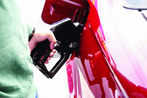 OilMin mulls cess levy on OMCs to curb evaporation wastage of auto fuel