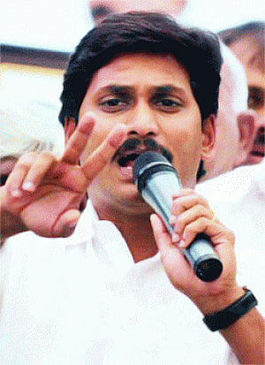 Naidu, Jagan smell victory in high turnout