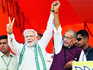 Unch aur neech doesn't suit you: Modi to Sonia