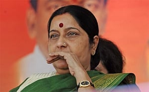 Sushma, Jyotiraditya lead in MP lS polls