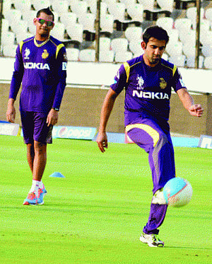 Hyderabad-Kolkata vie for crucial fourth spot