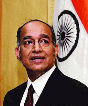legal lacuna in dealing with menace of paid news: CEC