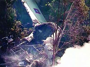 lao Defence chief, four others killed in plane crash