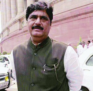 MNREGA to be tweaked: Munde