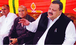 Syama Prasad Mookerjee was signatory to Article 370: NC