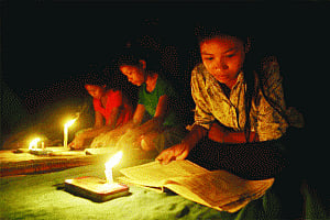 Centre, UP Govt trade barbs over blackout