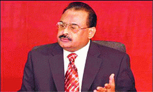MQM chief Altaf arrested in UK, violence in Karachi