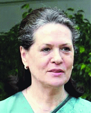 Sonia asks Modi to fulfil UPA's promises to Seemandhra