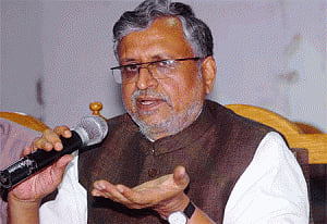 Sushil plays up divergent views of Manjhi, Nitish