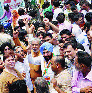 Hot & powerless delhi