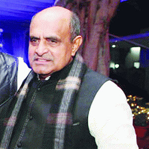 Cong ups ante, JD(U) wants House debate on Guvs' role