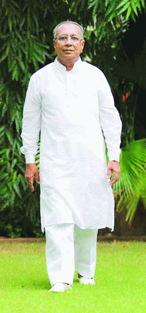 Mehta attends GPCC meet, creates flutter