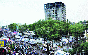1 killed, many trapped in Chennai collapse