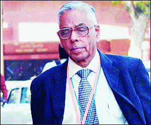 No amnesty for Governors? CBI grills Narayanan
