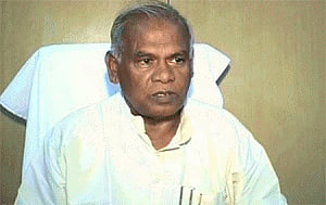 Bihar CM disagrees with Rajnath on Naxals