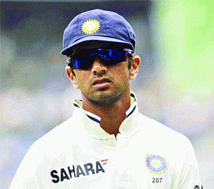 Dravid to assist batsmen on Dhoni's request
