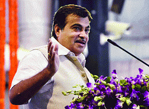 'Gadkari has no link with e-rick makers'