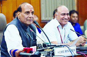 Rajnath orders crackdown on hoarders