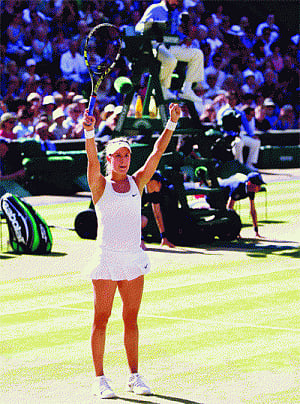 It's Kvitova versus Bouchard in final