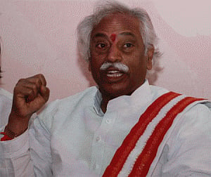 BJP MP Bandaru asks KCR to hold meeting of Telangana MPs