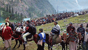 10th batch of 2,160 devotees leave for Amarnath from Jammu