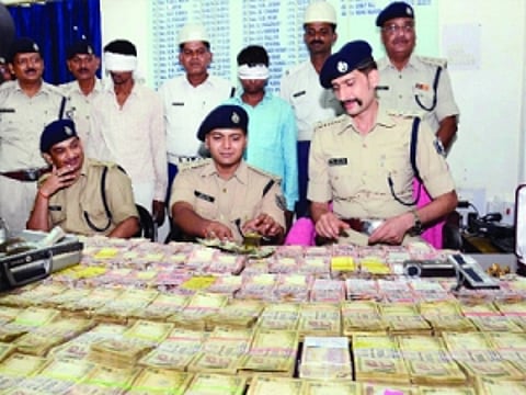 JD(U), RJD want Giriraj's arrest for unaccounted cash