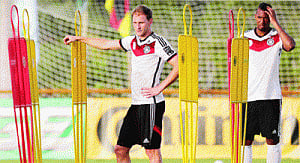 Out of position Hoewedes comfortable facing Messi