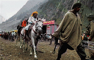 16th batch of devotees leave for Amarnath shrine
