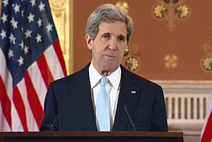 Kerry meeting again with Afghan candidates