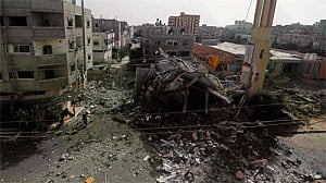 Israel briefly launches ground operation inside Gaza