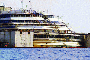 Italy luxury liner floats for first time since shipwreck