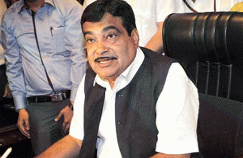 Stuck Rs 1.8lakh cr road projs to be launched by Aug15:Gadkari