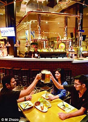 Delhi grins & beers it