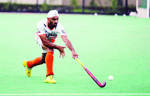 Chandi zing to hockey: Walsh