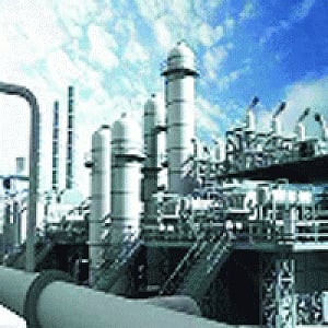 CAG asks Govt why OMCs pay import parity price to pvt refiners for buying petrol, lPG