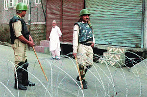 Shutdown in Kashmir over 'Hindu pilgrimage'