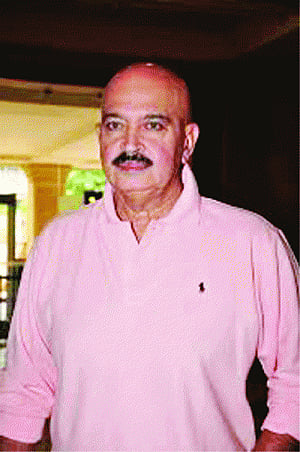 Rakesh Roshan, stakeholders to donate `15l to fireman's family
